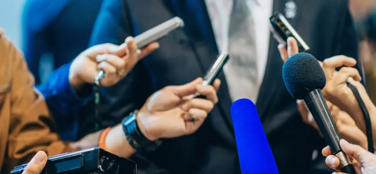 Are We Returning to a Pre-Internet Time for Entertainment Journalists?